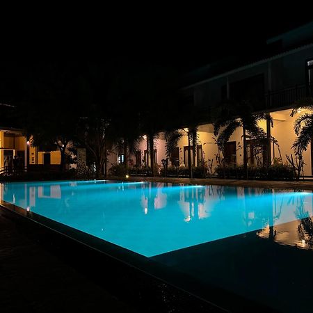 The Reef Resort Nilaveli Kültér fotó
